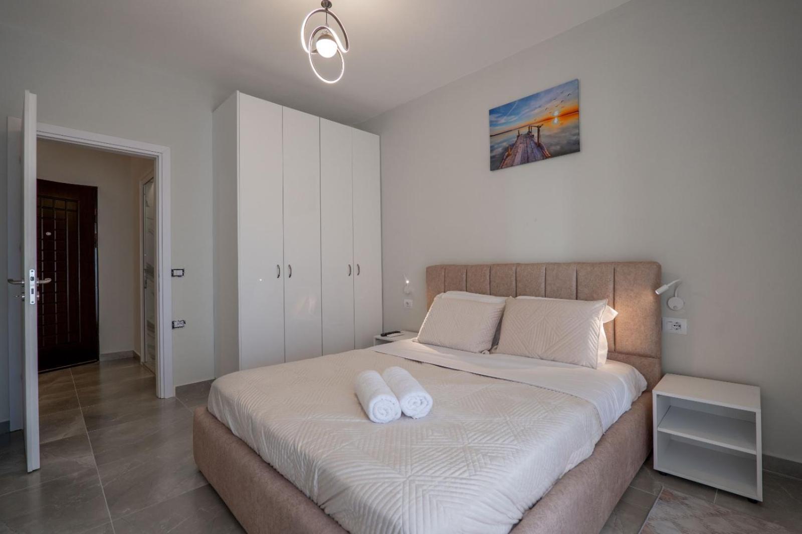 Esel Apartments Саранда Экстерьер фото