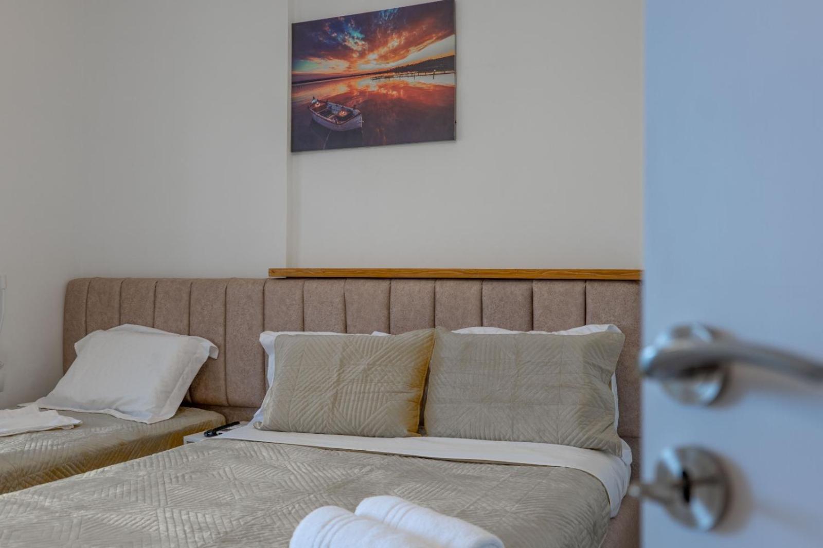 Esel Apartments Саранда Экстерьер фото