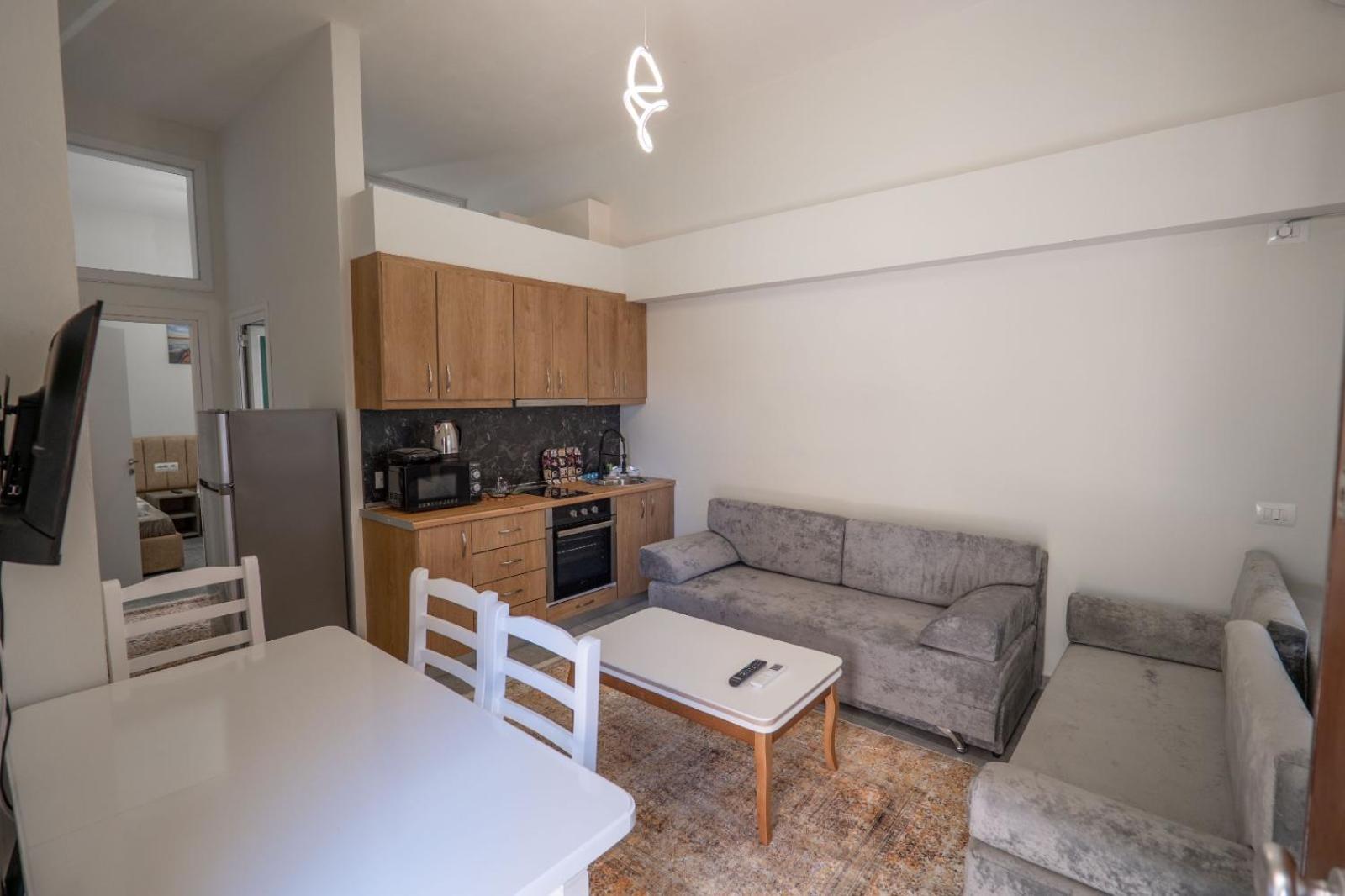 Esel Apartments Саранда Экстерьер фото