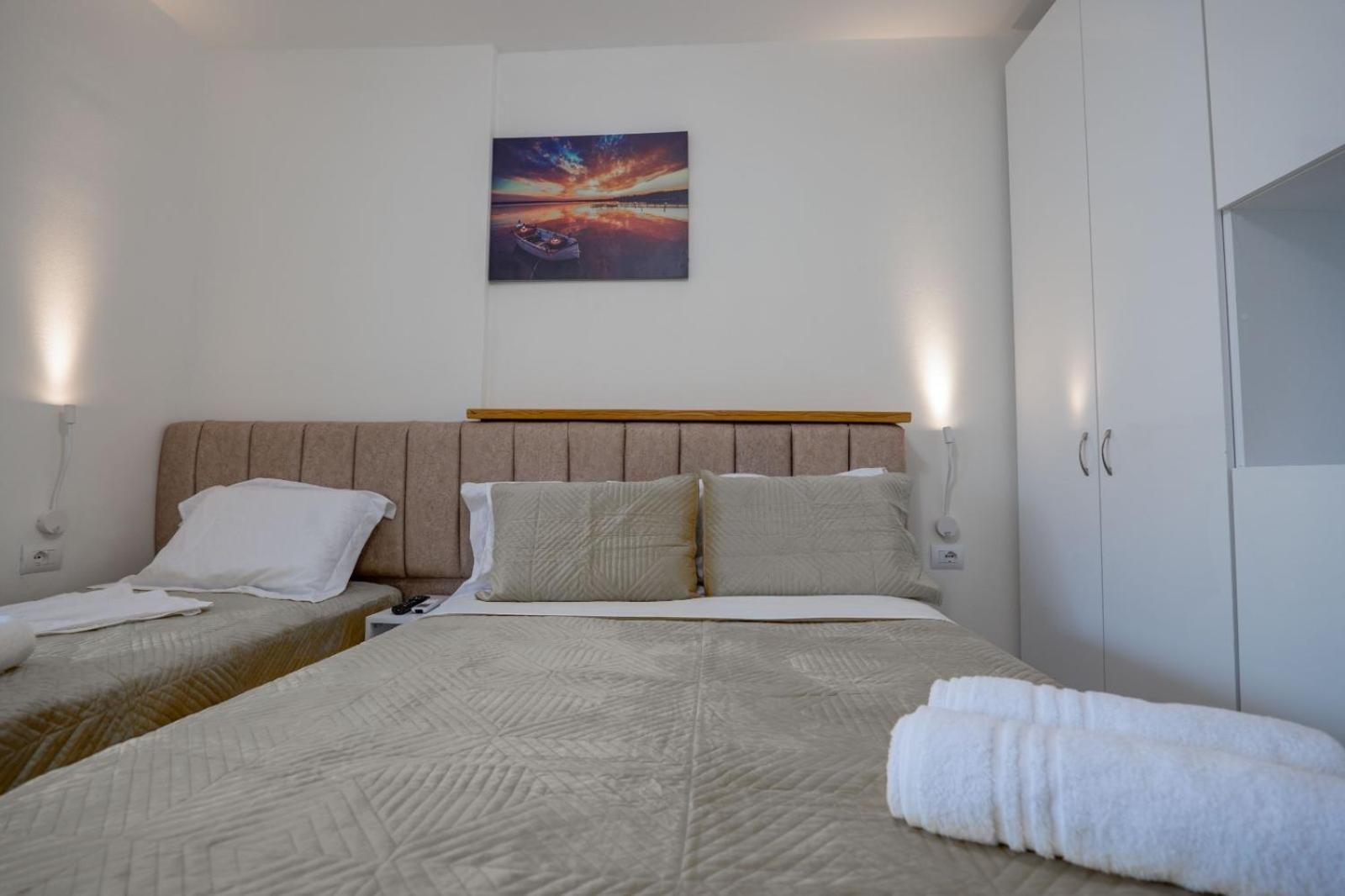 Esel Apartments Саранда Экстерьер фото